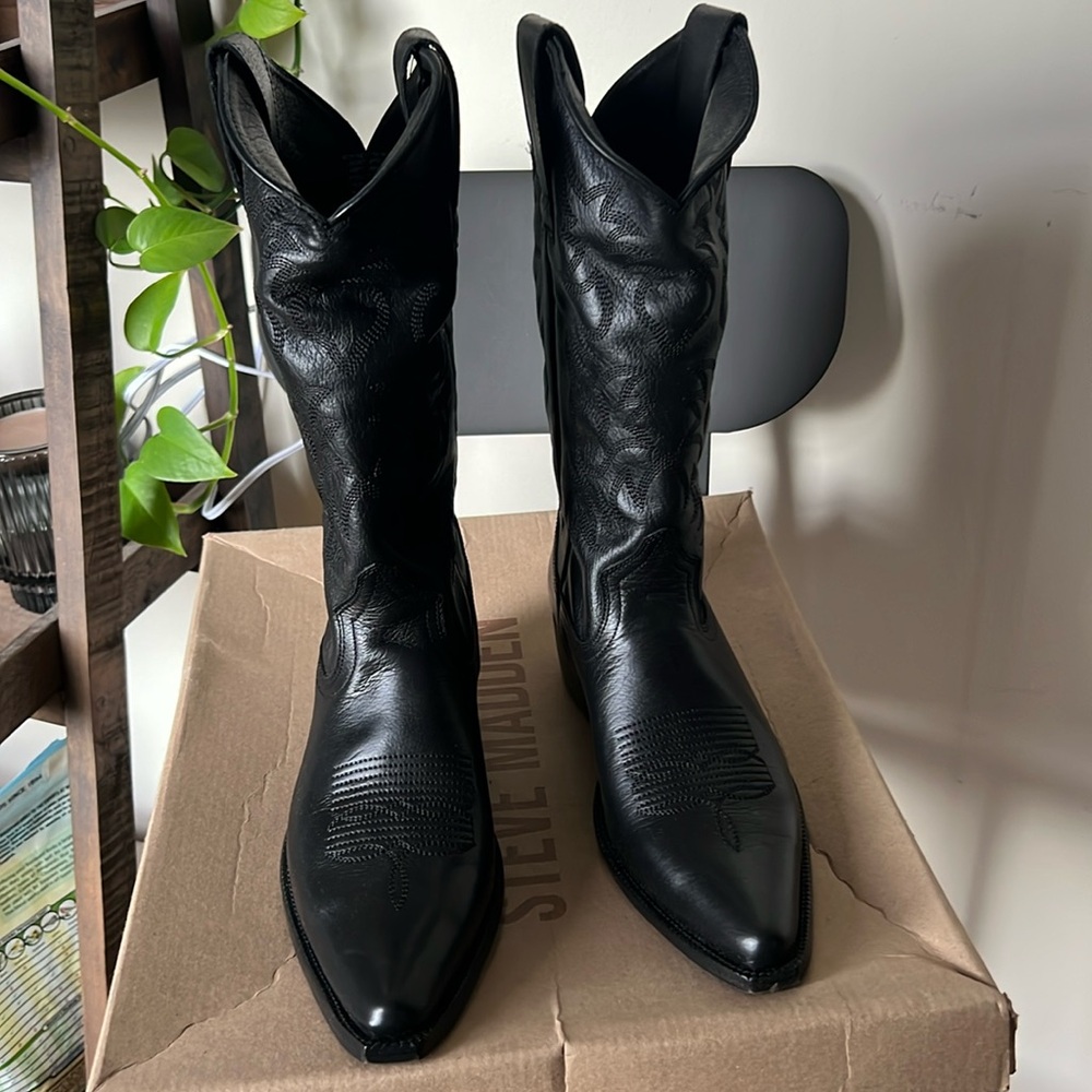 New in Box NIB Steve Madden Real Leather Cowboy Boots.